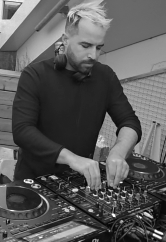 DJ adnos
